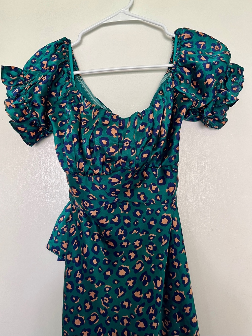 Hello Molly Off Shoulder Spiced Ginger Medley Maxi Dress in Green Leopard - Picture 7 of 16